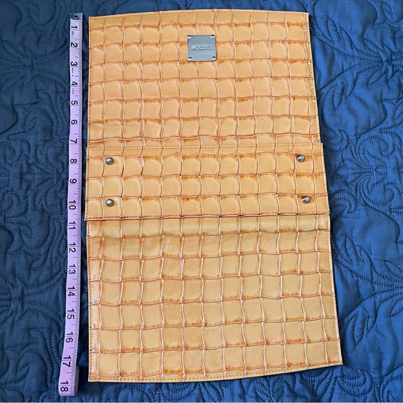 The Chloe Classic Shell for a Miche Base Bag - Picture 1 of 8